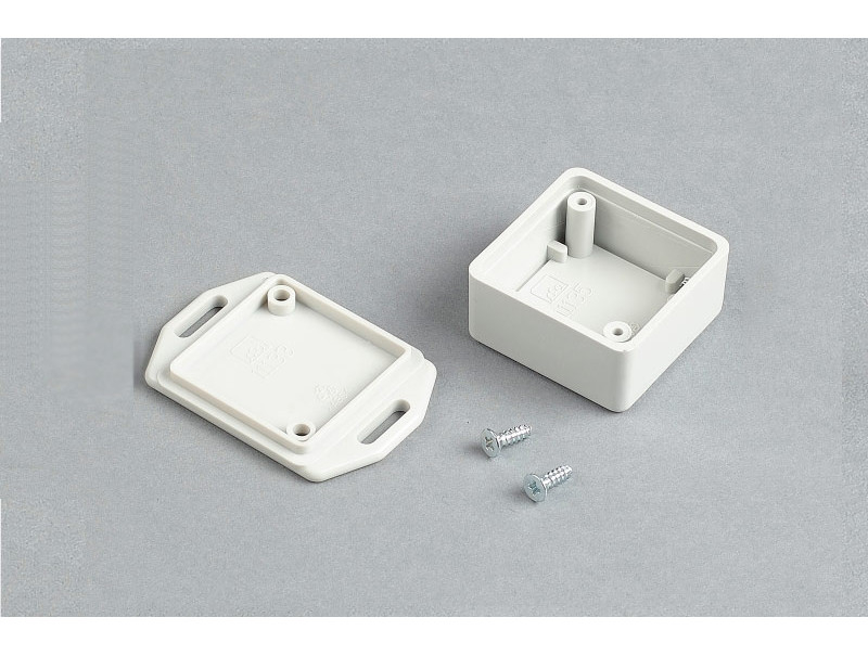 Boîte murale en plastique avec ailettes pour appareils électroniques PM002