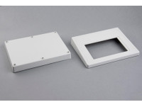 Boîte en plastique de bureau avec couvercle incliné pour appareils électroniques PT135