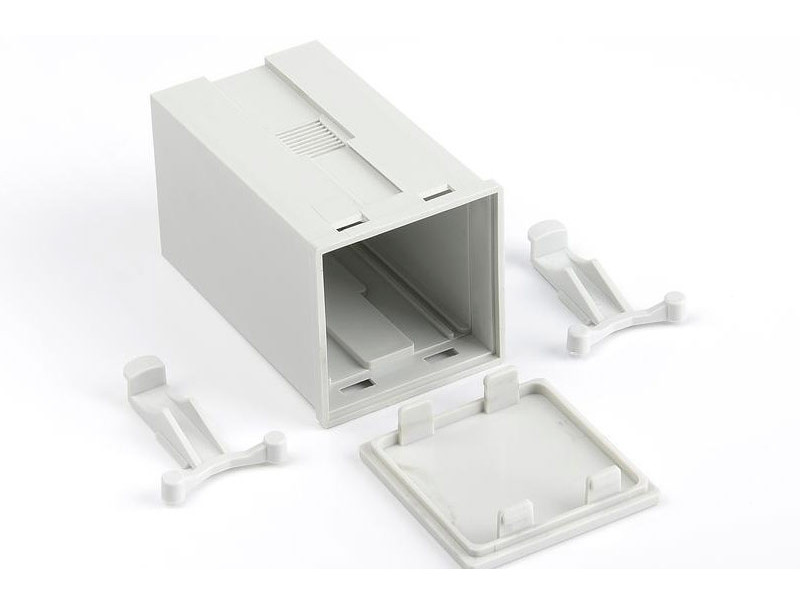Boîte en plastique à encastrer pour appareils électroniques TT140