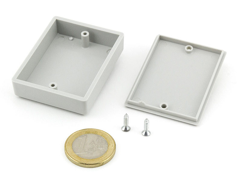 Boîte en plastique universelle pour appareils électroniques PP67