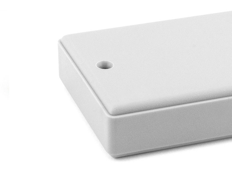 Boîte en plastique universelle pour appareils électroniques PP67