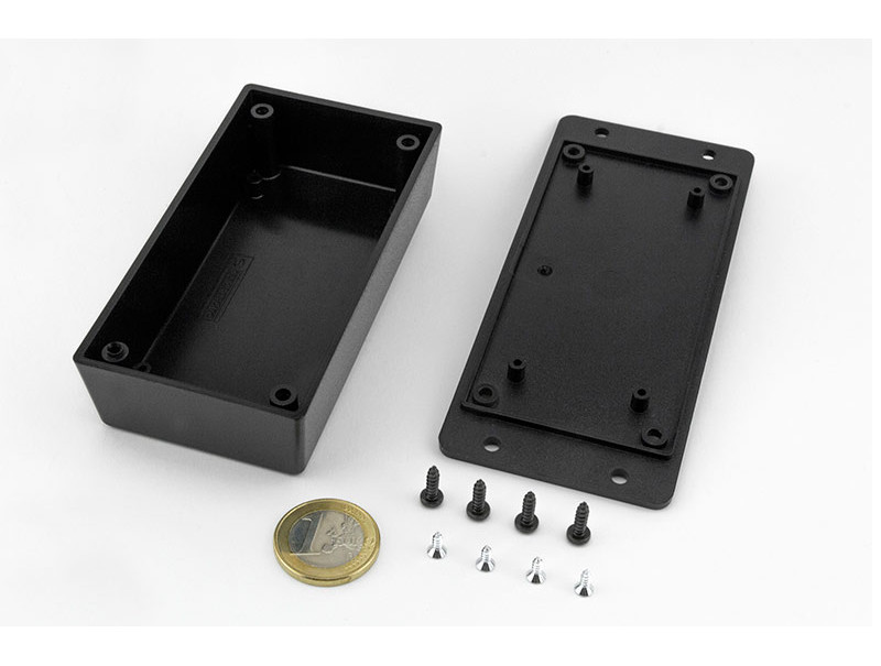 Boîtier mural en plastique avec ailettes pour appareils électroniques PP110