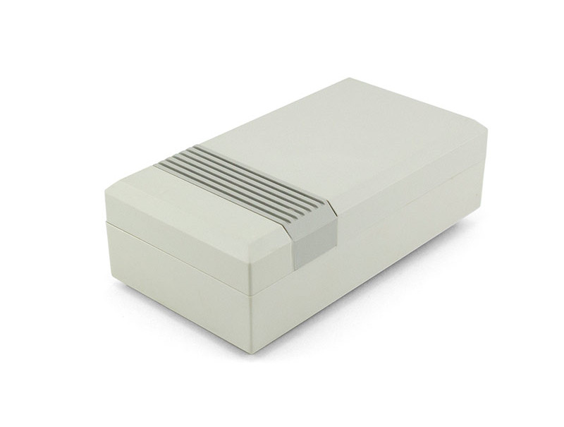 Boîte en plastique avec aération pour appareils électroniques PP48