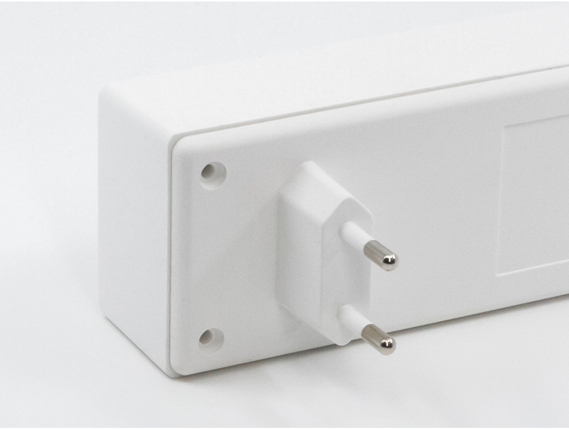 Boîtier plastique connectable par prise européenne pour appareils électroniques PP55